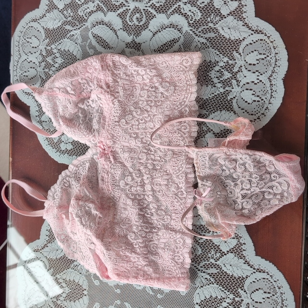 Pink Lace Neglegee With Matching Lace ZG String. Large.